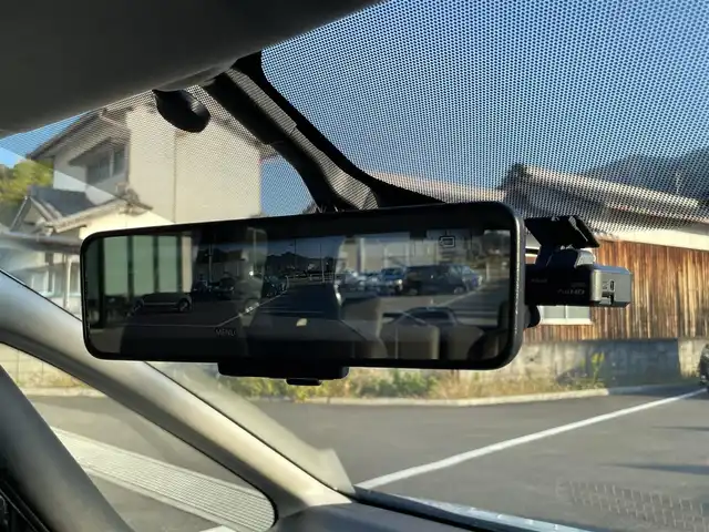 日産 セレナ e－パワー ハイウェイスター V 愛媛県 2018(平30)年 2万km ブリリアントホワイトパール 純正9型ナビ(Bluetooth/フルセグTV)/純正フリップダウンモニター/両側パワースライドドア/全周囲カメラ/純正フルエアロ/プロパイロット/クリアランスソナー/ドライブレコーダー/インテリジェントルームミラー/RS-R車高調/レザー調シートカバー/革巻ステアリング/ステアリングリモコン/ステアリングヒーター/LEDヘッドライト/電動パーキングブレーキ/AutoHold機能/現状サマー(社外AW)(225/35/R19)/タイヤ付純正AW(6部山)/純正サス有