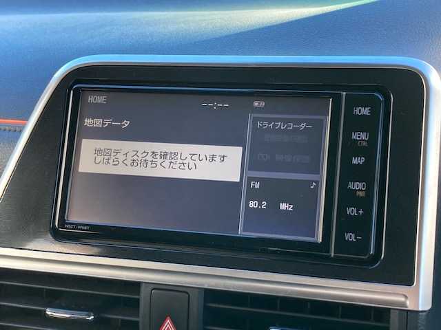 トヨタ シエンタ ハイブリッド G クエロ 埼玉県 2020(令2)年 6.1万km ホワイトパールクリスタルシャイン 純正ナビ（NSZT-W68T）/フルセグTV/CD/DVD/BT/SD/AM/FM/両側パワースライドドア/バック、全方位カメラ/衝突軽減ブレーキ/レーンキープアシスト/クルーズコントロール/ビルトインETC/LEDヘッドライト/フォグランプ/オートライト/オートマチックハイビーム/スマートキー/スペアキー/保証書・取説書