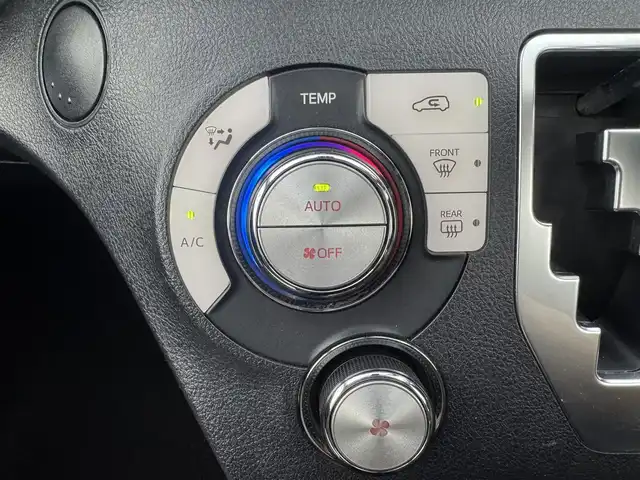 トヨタ シエンタ G クエロ 愛知県 2019(平31)年 5.2万km ブラックマイカ ・トヨタセーフティーセンス/・純正９インチナビゲーション/ CD DVD Bluetooth　フルセグTV/・純正１２インチフリップダウンモニタ/・アラウンドビューモニター/・電動格納ミラー/・ドライブレコーダ/・ステアリングスイッチ/・両側パワースライドドア/・ハーフレザーシート/・LEDヘッドライト/・ETC