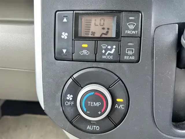 ダイハツ タント X 富山県 2015(平27)年 5.3万km パールホワイトⅢ 社外９型ナビ/Bluetooth/フルセグTV/ドライブレコーダー/片側パワースライドドア/プッシュスタート/スマートキー/LEDヘッドライト/オートライト/横滑り防止装置