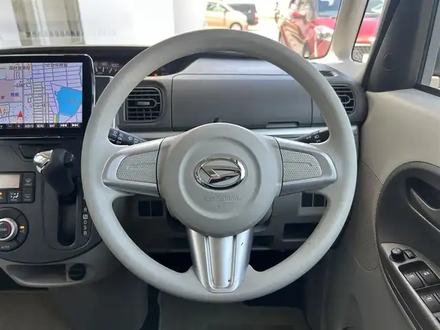 ダイハツ タント X 静岡県 2015(平27)年 5.3万km パールホワイトⅢ 社外９V型フローティングナビ/Bluetooth/フルセグTV/ドライブレコーダー前後/片側パワースライドドア/プッシュスタート/スマートキー/LEDヘッドライト/オートライト/横滑り防止装置/ベンチシート