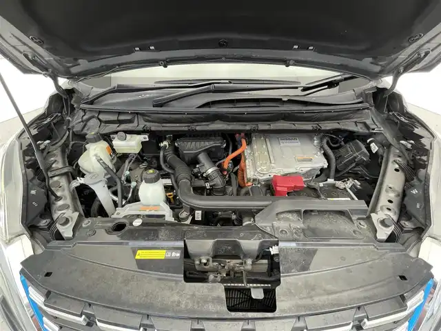 日産 セレナ e－パワー ハイウェイスター V 滋賀県 2019(令1)年 6.9万km ダークメタルグレー/ダイヤモンドブラック 禁煙車/純正１０型ナビ（Ｂｌｕｅｔｏｏｔｈ／ＳＤ／ＤＶＤ／フルセグ）/後席モニター/プロパイロット/全方位カメラ/ブラインドスポットモニター/ステアリングヒーター/社外ドラレコ/ブレーキホールド/ビルトイＥＴＣ/電子パーキング/ブレーキホールド/運転席助手席シートヒーター/プッシュスタート