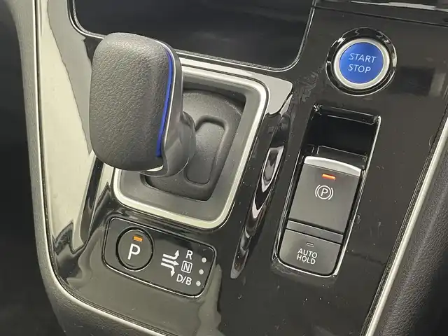 日産 セレナ e－パワー ハイウェイスター V 滋賀県 2019(令1)年 6.9万km ダークメタルグレー/ダイヤモンドブラック 禁煙車/純正１０型ナビ（Ｂｌｕｅｔｏｏｔｈ／ＳＤ／ＤＶＤ／フルセグ）/後席モニター/プロパイロット/全方位カメラ/ブラインドスポットモニター/ステアリングヒーター/社外ドラレコ/ブレーキホールド/ビルトイＥＴＣ/電子パーキング/ブレーキホールド/運転席助手席シートヒーター/プッシュスタート