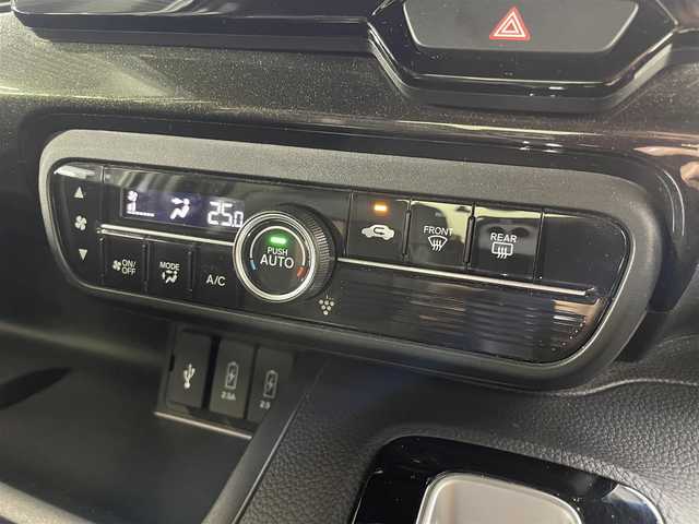 ホンダ Ｎ ＢＯＸ カスタム G L ターボ ホンダセンシング 大阪府 2017(平29)年 0.9万km ルナシルバーM 純正ナビ(フルセグ/DVD再生/Bluetooth) バックカメラ ETC 両側パワースライドドア ハーフレザー 衝突軽減 レーダークルコン スマートキー プッシュスタート ドラレコ