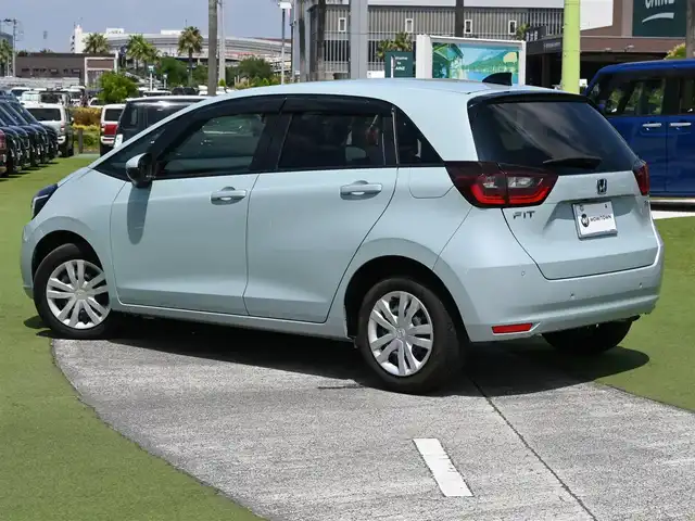ホンダ フィット e:HEVホーム 千葉県 2023(令5)年 2.6万km フィヨルドミストパール ホンダセンシング/・衝突軽減ブレーキ（CMBS）/・車線維持支援システム（LKAS）/・アダプティブクルーズコントロール（ACC）/・後方誤発進抑制機能/・誤発進抑制機能/ハーフレザーシート/純正SDナビ/地デジTV/【DVD/CD再生機能】/バックカメラ/ドライブレコーダー（前後撮影）/革巻きステアリング/ステアリングスイッチ/ETC（2.0）/LEDヘッドライト/ウインカーミラー/コーナーセンサー/サイド/カーテンエアバッグ/Honda スマートキー