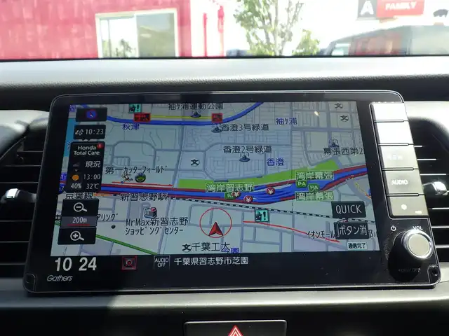 ホンダ フィット e:HEVホーム 千葉県 2023(令5)年 2.6万km フィヨルドミストパール ホンダセンシング/・衝突軽減ブレーキ（CMBS）/・車線維持支援システム（LKAS）/・アダプティブクルーズコントロール（ACC）/・後方誤発進抑制機能/・誤発進抑制機能/ハーフレザーシート/純正SDナビ/地デジTV/【DVD/CD再生機能】/バックカメラ/ドライブレコーダー（前後撮影）/革巻きステアリング/ステアリングスイッチ/ETC（2.0）/LEDヘッドライト/ウインカーミラー/コーナーセンサー/サイド/カーテンエアバッグ/Honda スマートキー