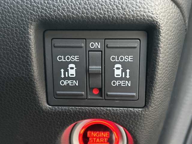 ホンダ Ｎ ＢＯＸ カスタム L ターボ 広島県 2021(令3)年 2.6万km ミッドナイトブルービームM ホンダセンシング/・衝突軽減ブレーキ　/・レーンキープアシスト　　/・レーダークルーズコントロール/純正８インチナビ/フルセグＴＶ/Bluetooth/ＣＤ/ＤＶＤ/ＵＳＢ/ａｐｐｌｅｃａｒｐｌａｙ/バックカメラ　/前後ドライブレコーダー/ＥＴＣ　/両側パワースライドドア/前後コーナーセンサー/ハーフレザーシート/前席シートヒーター/純正フロアマット/ＬＥＤライト/フォグライト/オートライト/オートマチックハイビーム/スマートキー/電動格納ミラー