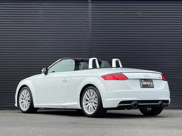 アウディ ＴＴロードスター 2.0TFSI クワトロ S ライン PKG 山梨県 2018(平30)年 0.8万km グレイシアホワイトメタリック Bang＆Olfsen/黒革/マトリクスLEDヘッドライト/オートハイビーム/AppleCarPlay/ＡｎｄｒｏｉｄＡｕｔｏ/シートヒーター（D&N)/純正ＭＭＩナビ/Ｂカメラ/フルセグ　/ＣＤ/ＳＤ/アダプティブウイング/ウインドブロッカー/クルーズコントロール/スペアキー　/新車時保証書/取説/純正１８インチＡＷ