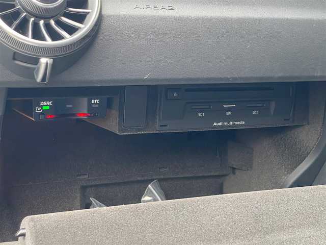 アウディ ＴＴロードスター 2.0TFSI クワトロ S ライン PKG 山梨県 2018(平30)年 0.8万km グレイシアホワイトメタリック Bang＆Olfsen/黒革/マトリクスLEDヘッドライト/オートハイビーム/AppleCarPlay/ＡｎｄｒｏｉｄＡｕｔｏ/シートヒーター（D&N)/純正ＭＭＩナビ/Ｂカメラ/フルセグ　/ＣＤ/ＳＤ/アダプティブウイング/ウインドブロッカー/クルーズコントロール/スペアキー　/新車時保証書/取説/純正１８インチＡＷ