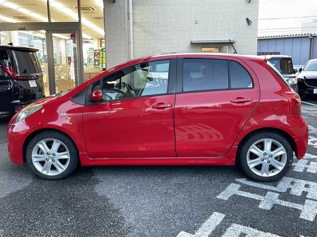 トヨタ ヴィッツ RS 大阪府 2005(平17)年 2.5万km スーパーレッドⅤ 純正ナビ/バックカメラ/ワンオーナー/純正アルミホイール/純正フロアマット/ABS/カーテンエアバッグ