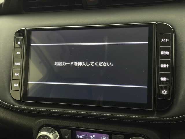 日産 キックス X 宮崎県 2021(令3)年 4.4万km ブリリアントホワイトパール 禁煙車/エマージェンシーブレーキ/純正9型ナビTV/（CD/DVD/Bluetooth/FMAM/フルセグTV)/純正ドライブレコーダー/純正17インチアルミ/純正LEDオートライト/純正LEDフォグ/純正フロアマット/プロパイロット/アラウンドビューモニター/オートマチックハイビーム/クリアランスソナー/電子パーキング/オートホールド/ステアリングヒーター/前席シートヒーター/オートエアコン/ハーフレザーシート/インテリジェントキー/プッシュエンジンスタート/新車時保証書/取扱い説明書