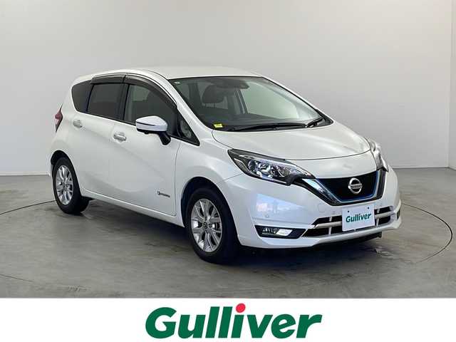 日産 ノート e－パワー メダリスト 栃木県 2019(令1)年 4.9万km ブリリアントホワイトパール 純正SDナビ/（フルセグ/BT/CD/DVD/AM/FM）/全周囲カメラ/バック／サイド/フロントカメラ/衝突軽減システム/車線逸脱抑制機能/横滑り防止/レーダークルーズコントロール/ETC/ドライブレコーダー/ハーフレザーシート/LEDヘッドライト/フォグライト/純正15インチアルミホイール/純正フロアマット/電動格納ミラー/プッシュスタート/スマートキー/スペアキー