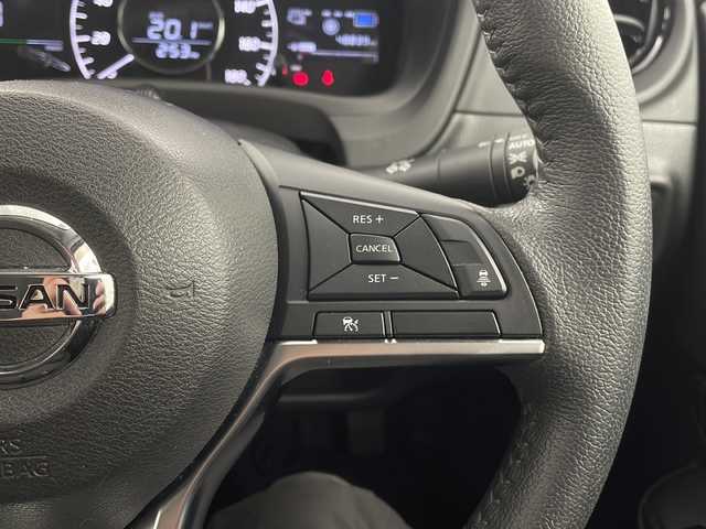 日産 ノート e－パワー メダリスト 栃木県 2019(令1)年 4.9万km ブリリアントホワイトパール 純正SDナビ/（フルセグ/BT/CD/DVD/AM/FM）/全周囲カメラ/バック／サイド/フロントカメラ/衝突軽減システム/車線逸脱抑制機能/横滑り防止/レーダークルーズコントロール/ETC/ドライブレコーダー/ハーフレザーシート/LEDヘッドライト/フォグライト/純正15インチアルミホイール/純正フロアマット/電動格納ミラー/プッシュスタート/スマートキー/スペアキー