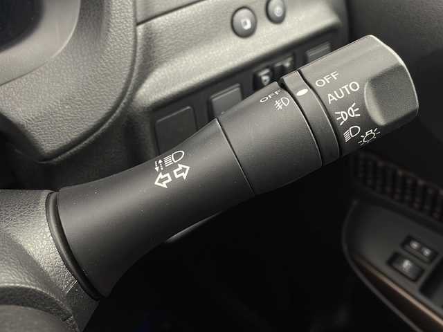 日産 ノート e－パワー メダリスト 栃木県 2019(令1)年 4.9万km ブリリアントホワイトパール 純正SDナビ/（フルセグ/BT/CD/DVD/AM/FM）/全周囲カメラ/バック／サイド/フロントカメラ/衝突軽減システム/車線逸脱抑制機能/横滑り防止/レーダークルーズコントロール/ETC/ドライブレコーダー/ハーフレザーシート/LEDヘッドライト/フォグライト/純正15インチアルミホイール/純正フロアマット/電動格納ミラー/プッシュスタート/スマートキー/スペアキー