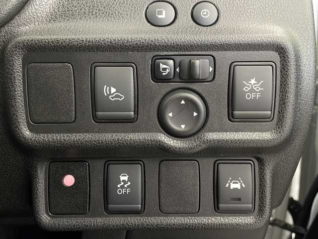 日産 ノート e－パワー メダリスト 栃木県 2019(令1)年 4.9万km ブリリアントホワイトパール 純正SDナビ/（フルセグ/BT/CD/DVD/AM/FM）/全周囲カメラ/バック／サイド/フロントカメラ/衝突軽減システム/車線逸脱抑制機能/横滑り防止/レーダークルーズコントロール/ETC/ドライブレコーダー/ハーフレザーシート/LEDヘッドライト/フォグライト/純正15インチアルミホイール/純正フロアマット/電動格納ミラー/プッシュスタート/スマートキー/スペアキー