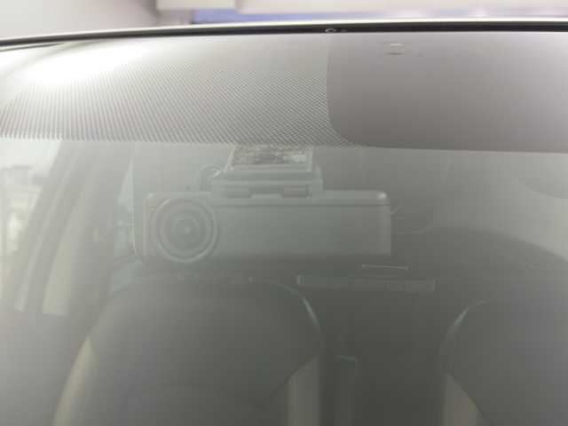 日産 ノート e－パワー メダリスト 栃木県 2019(令1)年 4.9万km ブリリアントホワイトパール 純正SDナビ/（フルセグ/BT/CD/DVD/AM/FM）/全周囲カメラ/バック／サイド/フロントカメラ/衝突軽減システム/車線逸脱抑制機能/横滑り防止/レーダークルーズコントロール/ETC/ドライブレコーダー/ハーフレザーシート/LEDヘッドライト/フォグライト/純正15インチアルミホイール/純正フロアマット/電動格納ミラー/プッシュスタート/スマートキー/スペアキー