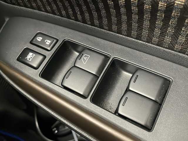 日産 ノート e－パワー メダリスト 栃木県 2019(令1)年 4.9万km ブリリアントホワイトパール 純正SDナビ/（フルセグ/BT/CD/DVD/AM/FM）/全周囲カメラ/バック／サイド/フロントカメラ/衝突軽減システム/車線逸脱抑制機能/横滑り防止/レーダークルーズコントロール/ETC/ドライブレコーダー/ハーフレザーシート/LEDヘッドライト/フォグライト/純正15インチアルミホイール/純正フロアマット/電動格納ミラー/プッシュスタート/スマートキー/スペアキー