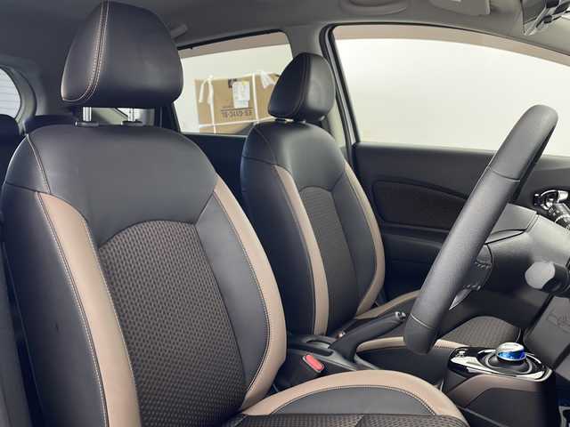 日産 ノート e－パワー メダリスト 栃木県 2019(令1)年 4.9万km ブリリアントホワイトパール 純正SDナビ/（フルセグ/BT/CD/DVD/AM/FM）/全周囲カメラ/バック／サイド/フロントカメラ/衝突軽減システム/車線逸脱抑制機能/横滑り防止/レーダークルーズコントロール/ETC/ドライブレコーダー/ハーフレザーシート/LEDヘッドライト/フォグライト/純正15インチアルミホイール/純正フロアマット/電動格納ミラー/プッシュスタート/スマートキー/スペアキー