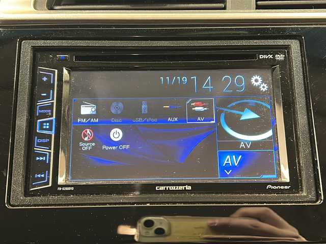 ホンダ フィット ハイブリット Fパッケージ コンフォートED 道央・札幌 2017(平29)年 14.2万km プレミアムホワイトパールⅡ 社外ディスプレイオーディオ//4WD//バックカメラ//アイドリングストップ//ドアバイザー//プッシュスタート//ETC//シートヒータ//エンジンスターター//オートライト