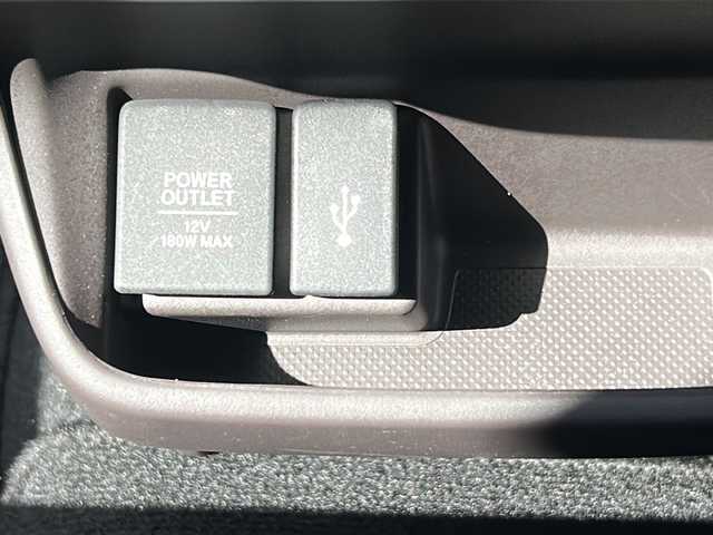 ホンダ フリード ハイブリット G 福島県 2023(令5)年 1.4万km プラチナホワイトパール ホンダセンシング　両側パワスラ　バックＣ　ＫＥＮＷＯＯＤナビ　フルセグ　ＢＴ　ワイパーデアイサー　追従クルコン　前方ドラレコ　ビルトインＥＴＣ　前席シートヒーター　ＬＥＤアクティブコーナリングライト