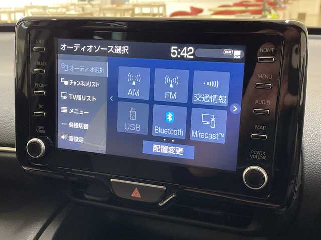 トヨタ ヤリスクロス ハイブリッド Z 新潟県 2023(令5)年 2.3万km プラチナホワイトパールマイカ 4WD/純正メモリナビ/BT/USB/フルセグテレビ/バックカメラ/ETC/ドライブレコーダー/衝突被害軽減ブレーキ/レーンキープアシスト/レーダークルーズコントロール/半革シート/運転席パワーシート/シートヒーター/ステアリングヒーター/ステアリングスイッチ/コーナーセンサー/スマートキー/プッシュスタート/LEDヘッドライト/オートライト/オートハイビーム/純正18インチアルミホイール