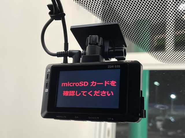 トヨタ ヤリスクロス ハイブリッド Z 新潟県 2023(令5)年 2.3万km プラチナホワイトパールマイカ 4WD/純正メモリナビ/BT/USB/フルセグテレビ/バックカメラ/ETC/ドライブレコーダー/衝突被害軽減ブレーキ/レーンキープアシスト/レーダークルーズコントロール/半革シート/運転席パワーシート/シートヒーター/ステアリングヒーター/ステアリングスイッチ/コーナーセンサー/スマートキー/プッシュスタート/LEDヘッドライト/オートライト/オートハイビーム/純正18インチアルミホイール