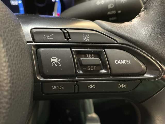 トヨタ ヤリスクロス ハイブリッド Z 新潟県 2023(令5)年 2.3万km プラチナホワイトパールマイカ 4WD/純正メモリナビ/BT/USB/フルセグテレビ/バックカメラ/ETC/ドライブレコーダー/衝突被害軽減ブレーキ/レーンキープアシスト/レーダークルーズコントロール/半革シート/運転席パワーシート/シートヒーター/ステアリングヒーター/ステアリングスイッチ/コーナーセンサー/スマートキー/プッシュスタート/LEDヘッドライト/オートライト/オートハイビーム/純正18インチアルミホイール