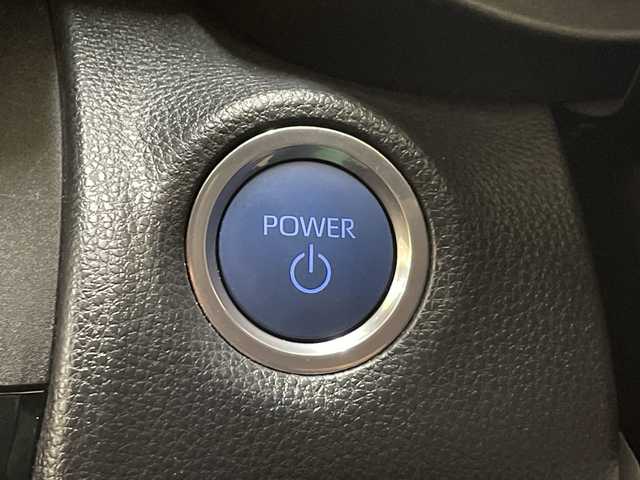 トヨタ ヤリスクロス ハイブリッド Z 新潟県 2023(令5)年 2.3万km プラチナホワイトパールマイカ 4WD/純正メモリナビ/BT/USB/フルセグテレビ/バックカメラ/ETC/ドライブレコーダー/衝突被害軽減ブレーキ/レーンキープアシスト/レーダークルーズコントロール/半革シート/運転席パワーシート/シートヒーター/ステアリングヒーター/ステアリングスイッチ/コーナーセンサー/スマートキー/プッシュスタート/LEDヘッドライト/オートライト/オートハイビーム/純正18インチアルミホイール