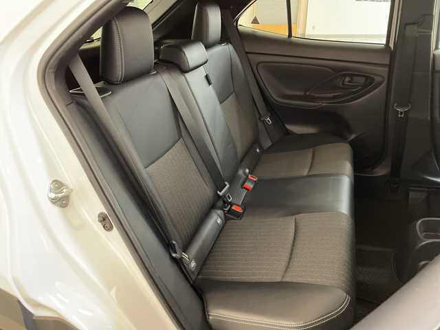 トヨタ ヤリスクロス ハイブリッド Z 新潟県 2023(令5)年 2.3万km プラチナホワイトパールマイカ 4WD/純正メモリナビ/BT/USB/フルセグテレビ/バックカメラ/ETC/ドライブレコーダー/衝突被害軽減ブレーキ/レーンキープアシスト/レーダークルーズコントロール/半革シート/運転席パワーシート/シートヒーター/ステアリングヒーター/ステアリングスイッチ/コーナーセンサー/スマートキー/プッシュスタート/LEDヘッドライト/オートライト/オートハイビーム/純正18インチアルミホイール