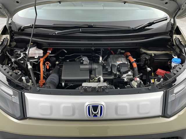 ホンダ フリード ハイブリット e:HEV クロスター 栃木県 2025(令7)年 1.7万km ベージュ ワンオーナー/純正9インチメモリーナビ/フルセグTV/USB/Bluetooth/バックカメラ/両側パワースライドドア/レーダークルーズコントロール/前後ドライブレコーダー/ホンダセンシング/ブラインドスポットモニター/シートヒーター/オートライト/ETC/LEDヘッドライト/フォグランプ/スマートキー/プッシュスタート/純正15インチAW