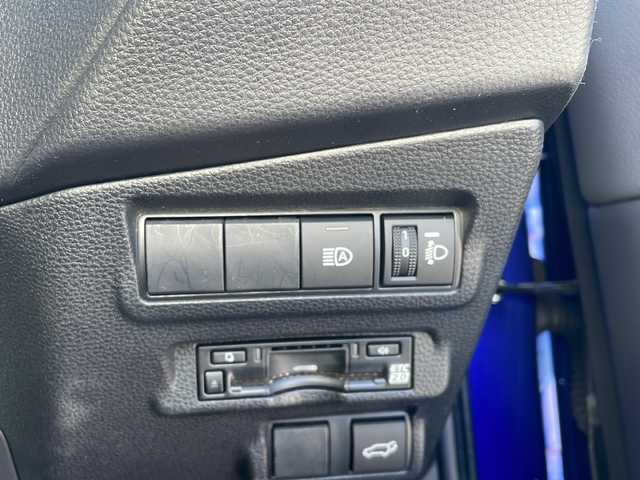 トヨタ カローラ クロス Z 東京都 2023(令5)年 0.4万km ダークブルーマイカM スマートキー/クルーズコントロール/ハンズフリーフォン/ETC2.0/純正ナビ/バックカメラ/LEDヘッドライト/フォグランプ/Bluetooth/ドリンクホルダー/運転席シートヒーター/助手席ヒートシーター/USB端子/安心降車アシスト