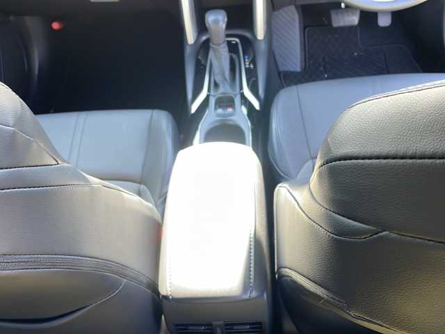 トヨタ カローラ クロス Z 東京都 2023(令5)年 0.4万km ダークブルーマイカM スマートキー/クルーズコントロール/ハンズフリーフォン/ETC2.0/純正ナビ/バックカメラ/LEDヘッドライト/フォグランプ/Bluetooth/ドリンクホルダー/運転席シートヒーター/助手席ヒートシーター/USB端子/安心降車アシスト