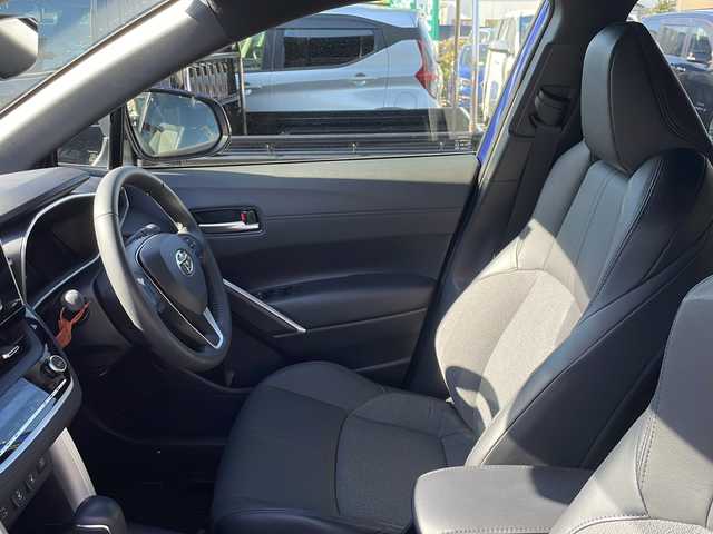 トヨタ カローラ クロス Z 東京都 2023(令5)年 0.4万km ダークブルーマイカM スマートキー/クルーズコントロール/ハンズフリーフォン/ETC2.0/純正ナビ/バックカメラ/LEDヘッドライト/フォグランプ/Bluetooth/ドリンクホルダー/運転席シートヒーター/助手席ヒートシーター/USB端子/安心降車アシスト