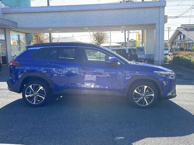 トヨタ カローラ クロス Z 東京都 2023(令5)年 0.4万km ダークブルーマイカM スマートキー/クルーズコントロール/ハンズフリーフォン/ETC2.0/純正ナビ/バックカメラ/LEDヘッドライト/フォグランプ/Bluetooth/ドリンクホルダー/運転席シートヒーター/助手席ヒートシーター/USB端子/安心降車アシスト