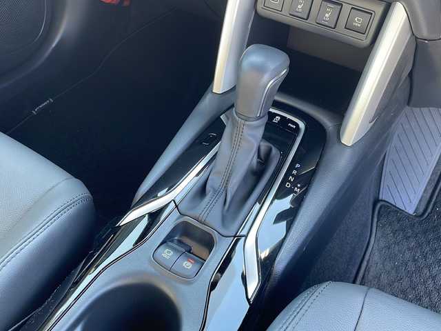 トヨタ カローラ クロス Z 東京都 2023(令5)年 0.4万km ダークブルーマイカM スマートキー/クルーズコントロール/ハンズフリーフォン/ETC2.0/純正ナビ/バックカメラ/LEDヘッドライト/フォグランプ/Bluetooth/ドリンクホルダー/運転席シートヒーター/助手席ヒートシーター/USB端子/安心降車アシスト