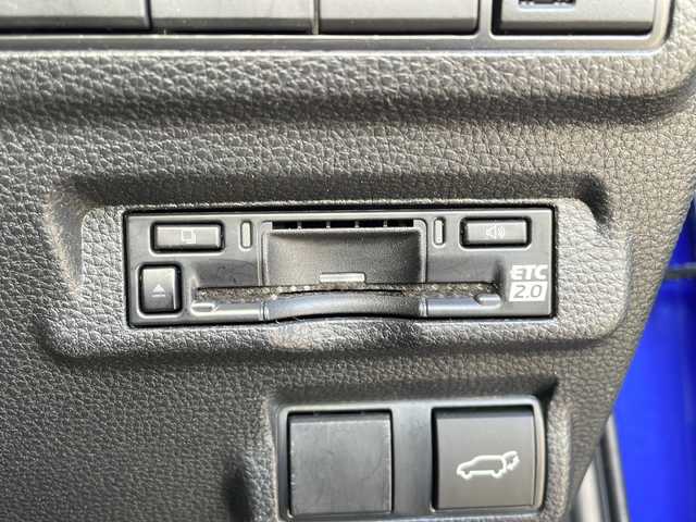 トヨタ カローラ クロス Z 東京都 2023(令5)年 0.4万km ダークブルーマイカM スマートキー/クルーズコントロール/ハンズフリーフォン/ETC2.0/純正ナビ/バックカメラ/LEDヘッドライト/フォグランプ/Bluetooth/ドリンクホルダー/運転席シートヒーター/助手席ヒートシーター/USB端子/安心降車アシスト