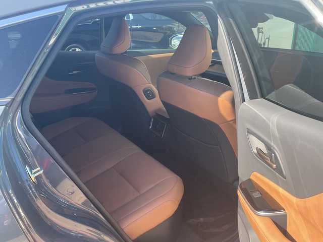 トヨタ クラウン スポーツ Z 宮崎県 2024(令6)年 4.9万km グレー パノラマルーフ/純正ディスプレィオーディオ/ブラインドスポットモニター(BSM)/デジタルインナーミラー/革シート/前席両側パワーシート/前席両側ベンチレーション/ETC2.0/パワーバックドア/全方位カメラ/LEDライト/レーザークルーズコントロール/トヨタセーフティセンス/Miracast/フルセグ