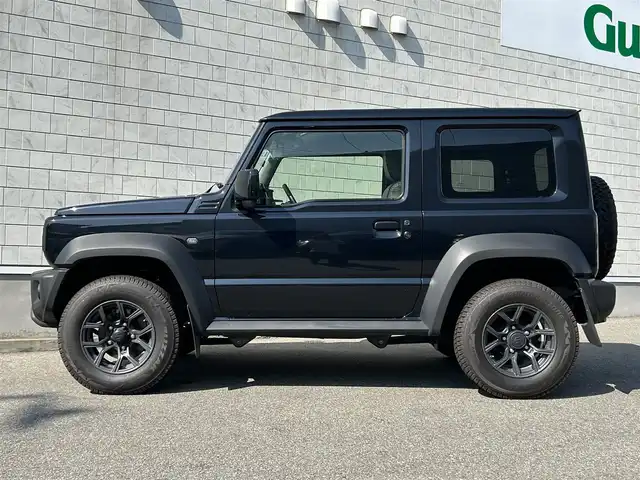 スズキ ジムニー シエラ JL 山形県 2024(令6)年 0.9万km ブルーイッシュブラックパール3 禁煙車/ワンオーナー/4WD/純正メモリーナビ/・フルセグTV/AM/FM/CD/DVD/Bluetooth/アイドリングストップ/コーナーセンサー/衝突被害軽減ブレーキ/車線逸脱警報/横滑り防止装置/盗難防止装置/ハロゲンヘッドライト/オートライト/フロントフォグランプ/シートヒーター/バックカメラ/フロアマット/ETC/夏タイヤ積み込み/保証書/取扱説明書