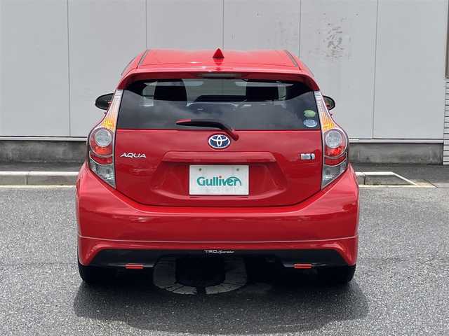 トヨタ アクア S 三重県 2014(平26)年 11万km スーパーレッドⅤ モデリスタ16インチアルミホイール/エアロ(F/S/R)/ダウンサス/純正ナビ(Bluetooth/CD/AM/FM/TV)/ETC/純正マット/ドアバイザー/スペアキー