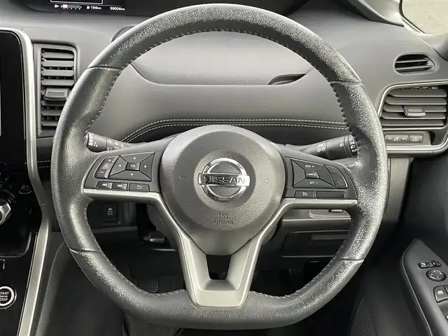 日産 セレナ ハイウェイスター 滋賀県 2016(平28)年 9.9万km ブリリアントホワイトパール (株)IDOMが運営する【じしゃロン草津店】の自社ローン専用車両になりますこちらは現金またはオートローンご利用時の価格です。自社ローンご希望の方は別途その旨お申付け下さい