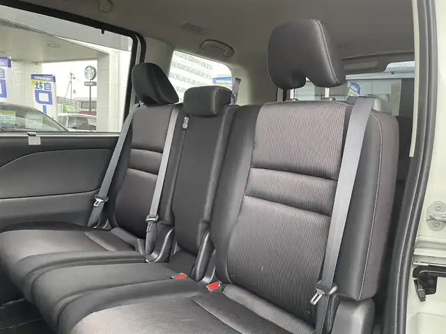 日産 セレナ ハイウェイスター 滋賀県 2016(平28)年 9.9万km ブリリアントホワイトパール (株)IDOMが運営する【じしゃロン草津店】の自社ローン専用車両になりますこちらは現金またはオートローンご利用時の価格です。自社ローンご希望の方は別途その旨お申付け下さい