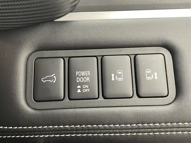 三菱 デリカＤ：５ シャモニー 滋賀県 2025(令7)年 0.1千km 白Ⅱ 登録済未使用車/11型ナビ（Alpine EX11NX ）/Bluetooth/CD/DVD/HDMI/フルセグTV/Apple Car Play/Android Auto/後席モニター/レーダークルーズコントロール/衝突被害軽減ブレーキ/誤発進抑制機能/車線逸脱警報システム/オートマチックハイビーム/マルチアラウンドモニター/両側パワースライドドア/電動リアゲート/オートホールド/MTモード付AT/パワーシート（D席）/シートヒーター（D席＋N席）/ステアリングヒーター