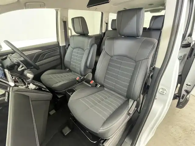 三菱 デリカＤ：５ シャモニー 滋賀県 2025(令7)年 0.1千km 白Ⅱ 登録済未使用車/11型ナビ（Alpine EX11NX ）/Bluetooth/CD/DVD/HDMI/フルセグTV/Apple Car Play/Android Auto/後席モニター/レーダークルーズコントロール/衝突被害軽減ブレーキ/誤発進抑制機能/車線逸脱警報システム/オートマチックハイビーム/マルチアラウンドモニター/両側パワースライドドア/電動リアゲート/オートホールド/MTモード付AT/パワーシート（D席）/シートヒーター（D席＋N席）/ステアリングヒーター