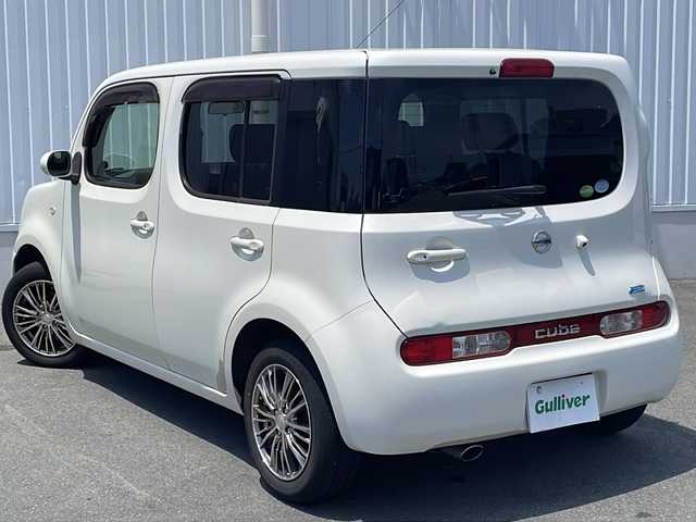 日産 キューブ 15X Vセレクション 三重県 2015(平27)年 8万km ブリリアントホワイトパール 純正7型ナビ(AM/FM/CD/DVD/TV/BT)/フルセグTV/バックカメラ/スペアキー/オートライト/前後ドライブレコーダー/アイドリングストップ/横滑り防止/純正フロアマット/電動格納ミラー/禁煙車