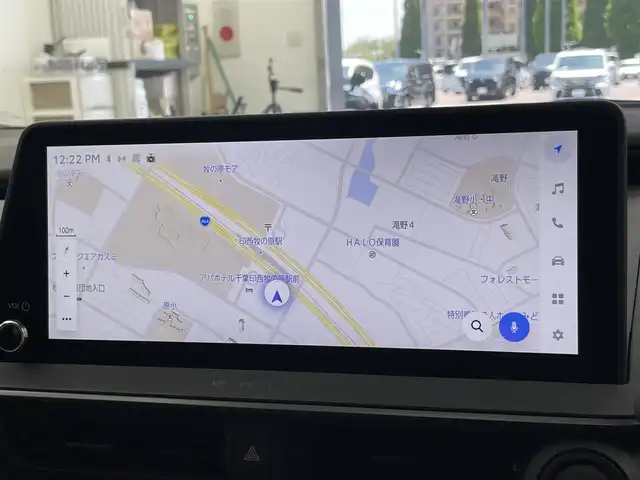 トヨタ プリウス Z 千葉県 2023(令5)年 1.3万km プラチナホワイトパールマイカ セーフティセンス（予防安全パッケージ）/・プリクラッシュセーフティ/・フロントクロストラフィックアラート/・レーントレーシングアシスト/・レーダークルーズコントロール/・ロードサインアシスト/・ドライバー異常時対応システム/・プロアクティブドライビングアシスト/・発進遅れ告知機能/・緊急時操舵支援/・レーンチェンジアシスト/・レーンディパーチャーアラート/・オートマチックハイビーム/12.3インチディスプレイオーディオ/・コネクティッドナビ対応 12.3インチHDディスプレイ/・地デジTV/・AM/FMラジオ/・USBタイプC入力/・Apple CarPlay / Android Auto/パノラマルーフ/純正19インチAW/メモリー付きパワーシート/LEDヘッドライト/AC100V/ETC2.0
