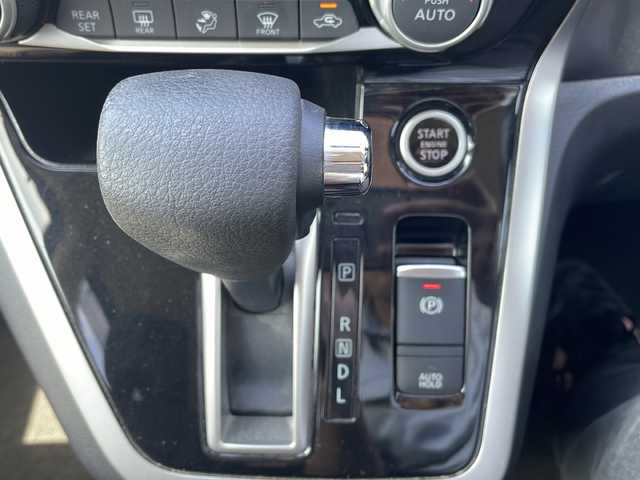 日産 セレナ ハイウェイスター Vセレクション 山口県 2017(平29)年 5.5万km ダイヤモンドブラック ワンオーナー/HDDナビ/フルセグテレビ/バックカメラ/クルーズコントロール/プッシュスタート/両側パワースライドドア/ビルトインETC/純正フロアマット/全方位カメラ/保証書/取扱説明書/クリアランスソナー/オートライト/ドライブレコーダー/純正アルミホイール/ドアバイザー/電格ミラー/LEDヘッドライト/サンシェード