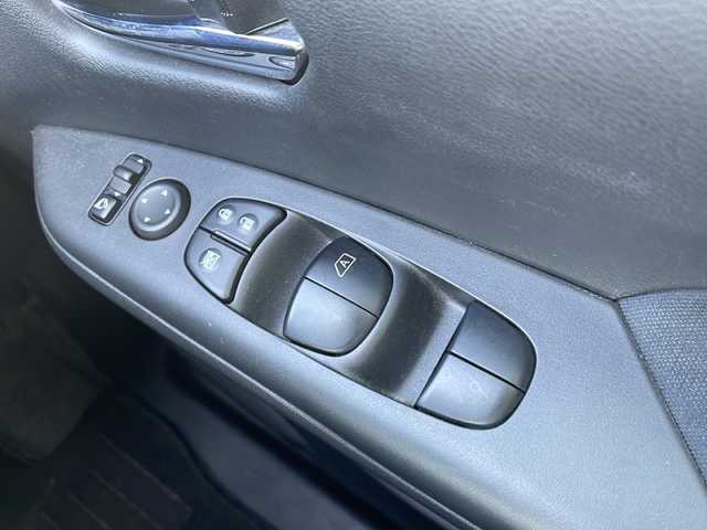 日産 セレナ ハイウェイスター Vセレクション 山口県 2017(平29)年 5.5万km ダイヤモンドブラック ワンオーナー/HDDナビ/フルセグテレビ/バックカメラ/クルーズコントロール/プッシュスタート/両側パワースライドドア/ビルトインETC/純正フロアマット/全方位カメラ/保証書/取扱説明書/クリアランスソナー/オートライト/ドライブレコーダー/純正アルミホイール/ドアバイザー/電格ミラー/LEDヘッドライト/サンシェード