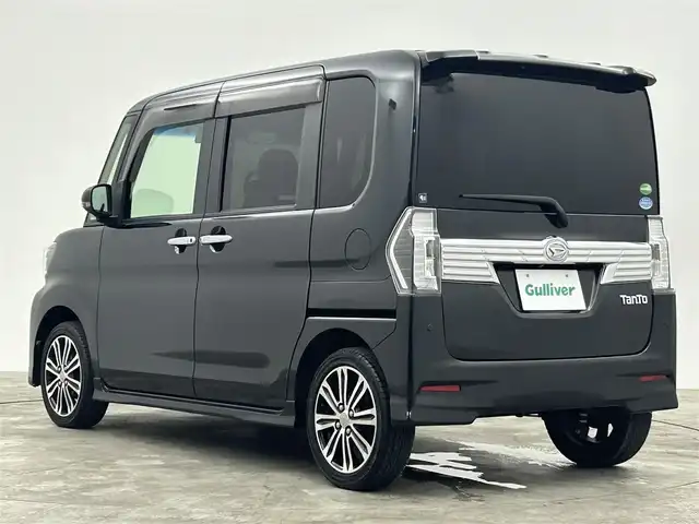 ダイハツ タント カスタム RS トップED SA Ⅲ 群馬県 2018(平30)年 6.7万km ブラックマイカメタリック 社外8型ナビ（ＣＤ．ＤＶＤ．ＢＴ．ＳＤ．フルセグ）　Ｂカメラ　純正フリップダウン　スマアシ３　衝突軽減　レーンキープアシスト　オートハイビーム　両側パワースライド　ＬＥＤヘッドライド　ＥＴＣ　オートリトラクターミラー　スペアキー　プッシュスタート　純正アルミ　LEDフォグランプ