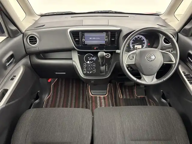 日産 デイズ ルークス X Vセレクション 福岡県 2016(平28)年 5.5万km アゼリアピンク 純正ナビ（フルセグＴＶ、Ｂｌｕｅｔｏｏｔｈ）　/全方位カメラ　/ＥＴＣ　/両側パワースライドドア　/衝突被害軽減システム　/アイドリングストップ　/横滑り防止装置　/純正１４インチアルミホイール　/純正フロアマット