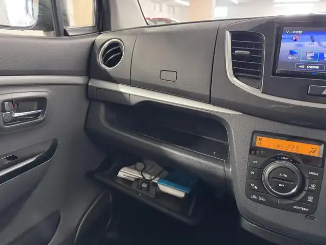 スズキ ワゴンＲ 20周年記念車 三重県 2014(平26)年 6.1万km パールホワイト ガソリン/FF/インパネCVT/ケンウッド 7インチ『彩速ナビ』MDV-S706/（FM/AM/CD/DVD/iPod/USB/SD/TV/Bluetooth）/ドライブレコーダー 前後/ETC/安全/・レーダーブレーキサポート/・ESP（横すべり防止装置）/・運転席・助手席エアバッグ/・ヒルホールドコントロール（坂道発進アシスト）/・セキュリティアラームシステム/・衝突安全ボディ/装備/・オートライト/・ディスチャージ（HID）ヘッドライト/・オートエアコン/・プッシュスタート/・電動格納式リモコンドアミラー/・アクセサリーソケット（DC12V）/・助手席シートアンダーボックス/・ベンチシート/・左右リヤシートスライド/・リヤワイパー/・純正15インチアルミホイール/・スマートキーx2/・保/取/オーディオ取/・パワーステアリング/・全ドアパワーウインドウ/など